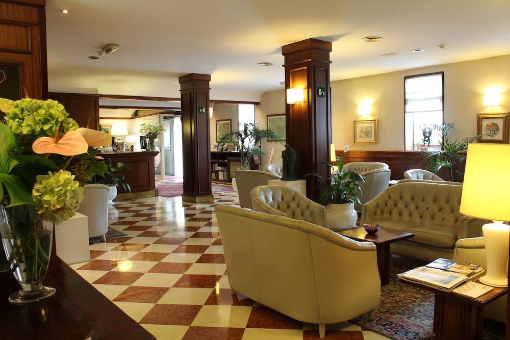 Hotel Alla Torre Castelfranco Veneto Exterior foto