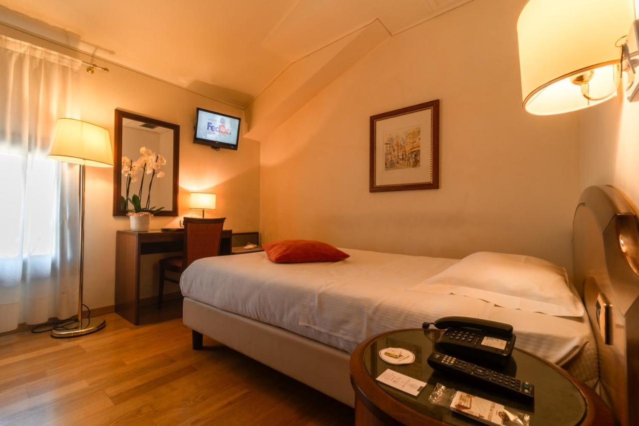 Hotel Alla Torre Castelfranco Veneto Exterior foto